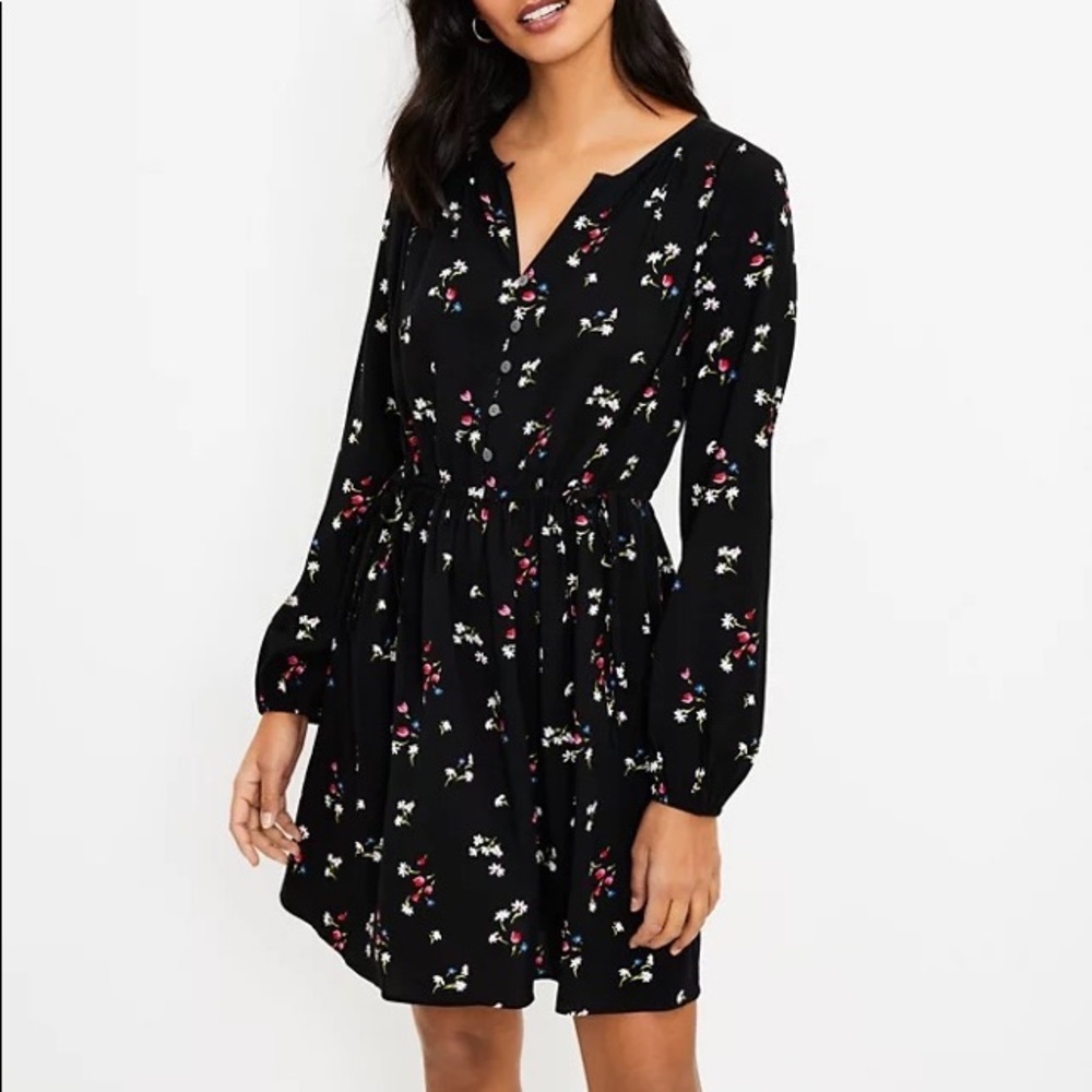 🆕 LOFT floral side tie button dress